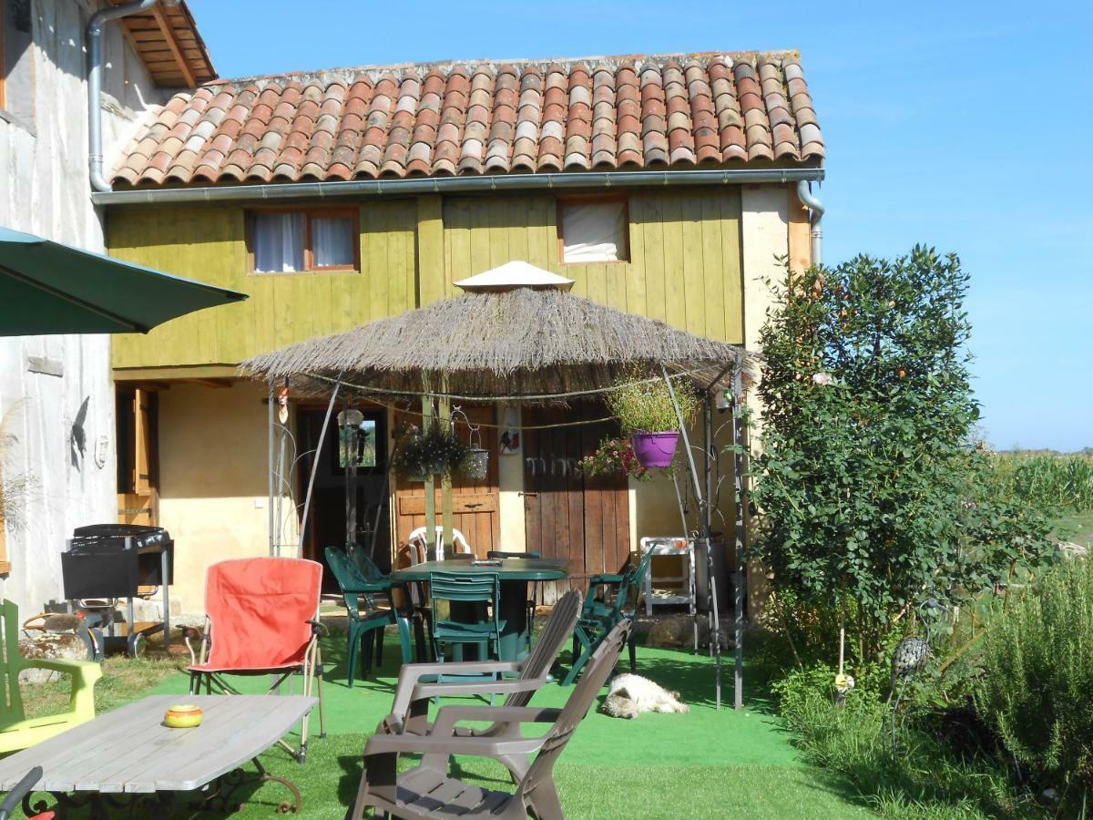 Hotel Arie - Chez Joelle Et Michel Dému Exterior foto